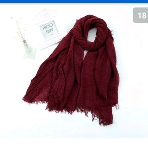 Burgundy crinkle scarf